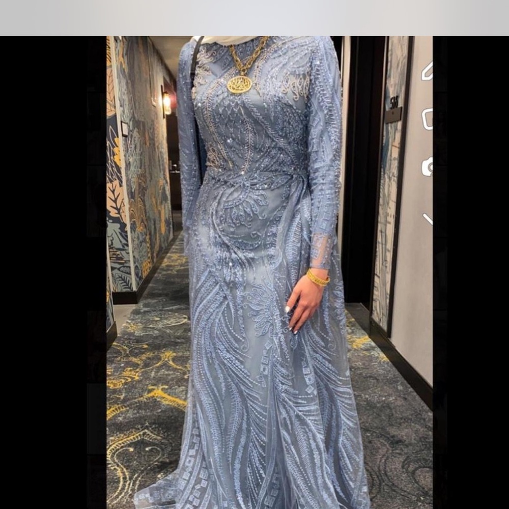 Elegant Blue Lace Evening Gown